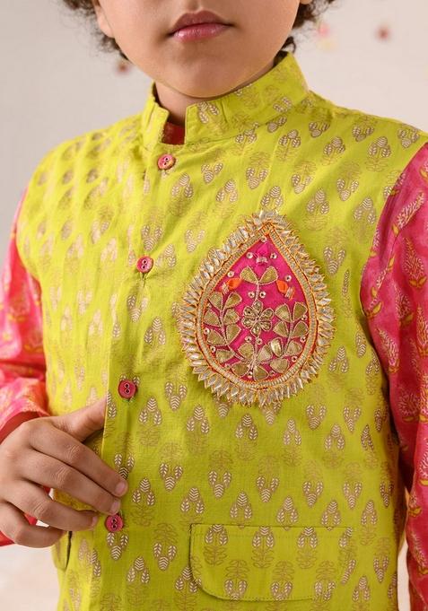 Green Printed Jacket With Kurta And Pyjama (Set of 3)