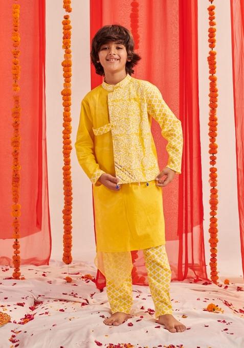 Lemon Printed Kurta With Pants (Set of 2)