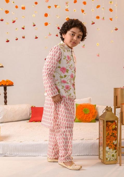 Off White Printed Jacket With Kurta And Pyjama (Set of 3)