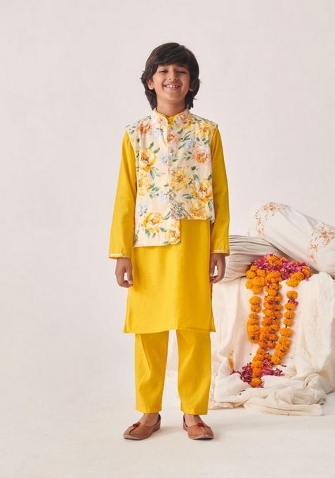 Yellow Printed Kurta With Pants (Set of 2)