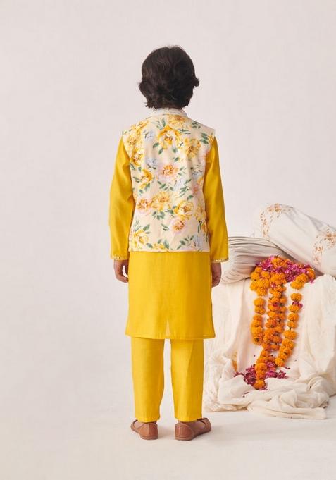 Yellow Printed Kurta With Pants (Set of 2)