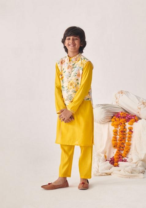 Yellow Printed Kurta With Pants (Set of 2)