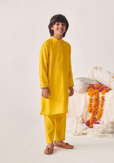 Yellow Printed Kurta With Pants (Set of 2)