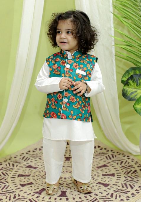 Green Printed Jacket With Kurta And Pyjama (Set of 3)