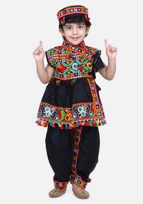 Black Embroidered Kurta With Dhoti Pants (Set of 2)