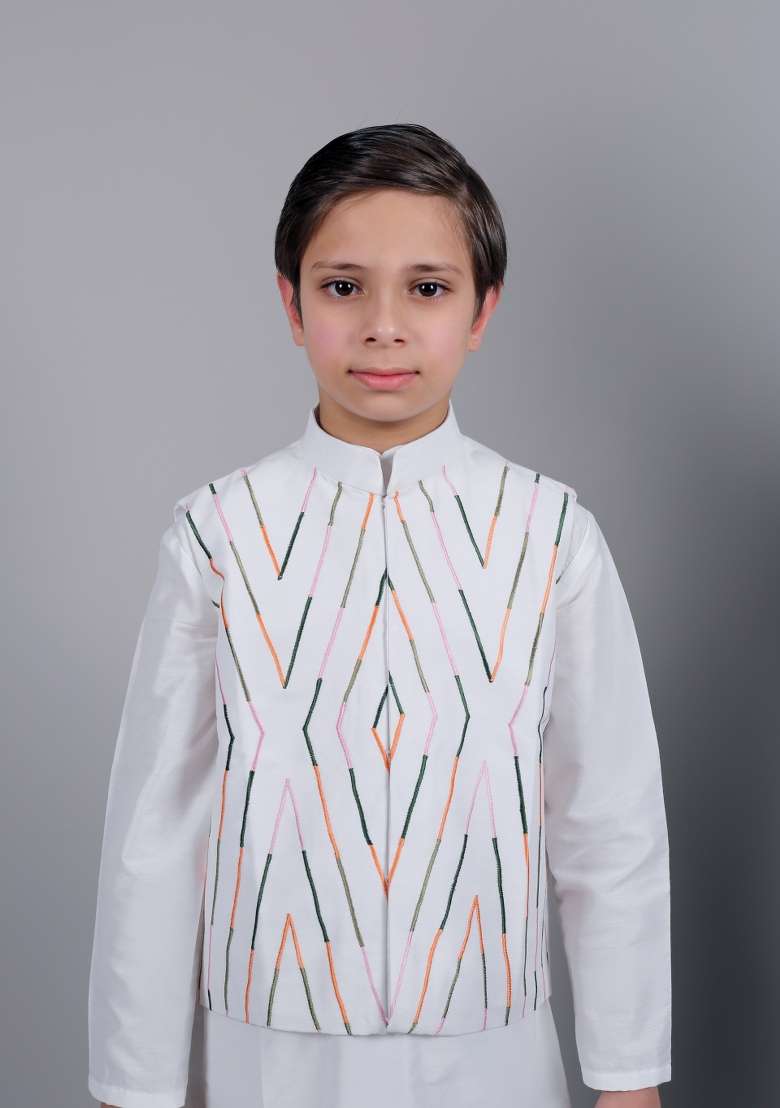 Ivory Embroidery Cotton Kurta Set For Boys - Indya