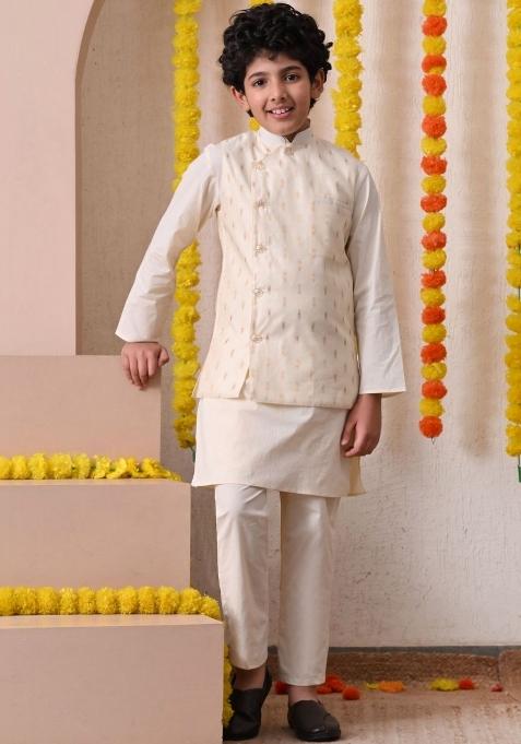 Off White Solid Cotton Kurta Set For Boys