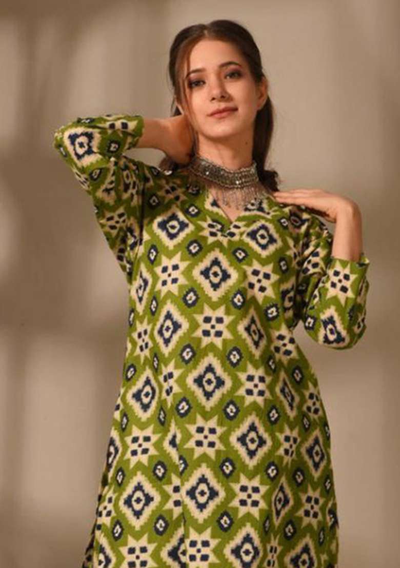 Green Printed Rayon Straight Kurta Set - Indya
