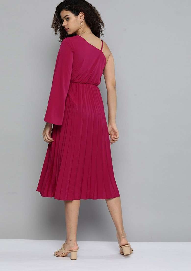Magenta One Shoulder Crepe Solid Midi Dress - Indya