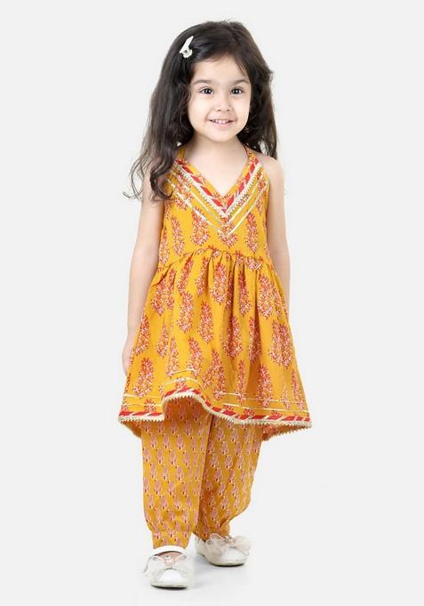 Yellow Kurta With Pants (Set of 2)