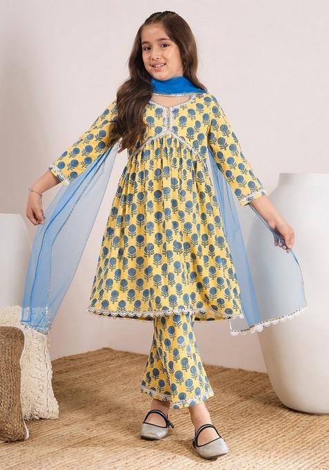 Yellow Printed Kurta With Pants (Set of 2)