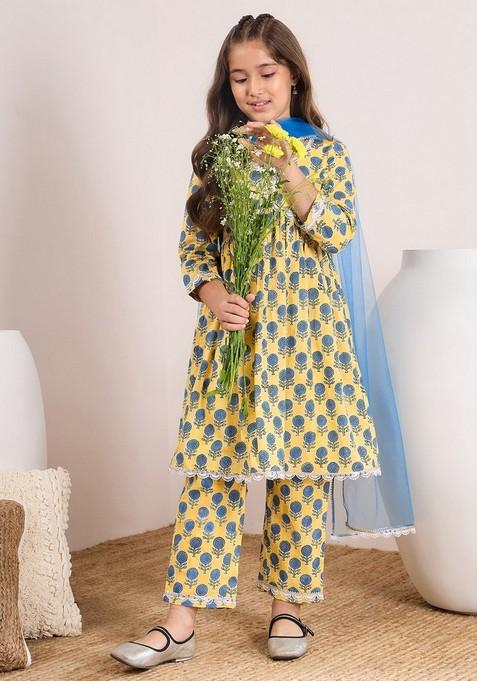 Yellow Printed Kurta With Pants (Set of 2)