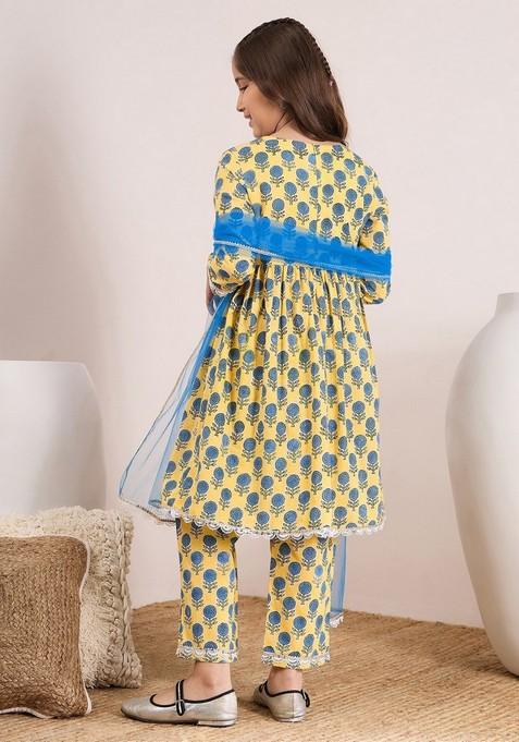 Yellow Printed Kurta With Pants (Set of 2)