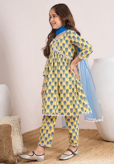 Yellow Printed Kurta With Pants (Set of 2)