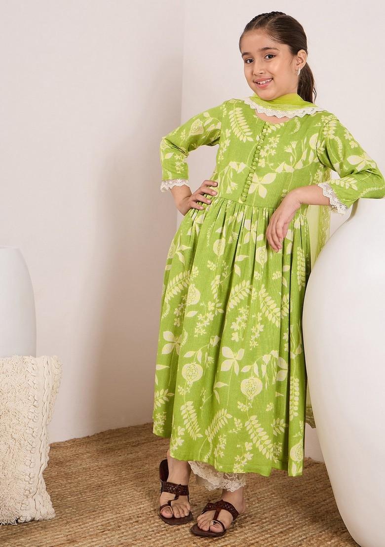 Green Printed Kurta With Pants And Dupatta (Set of 3)