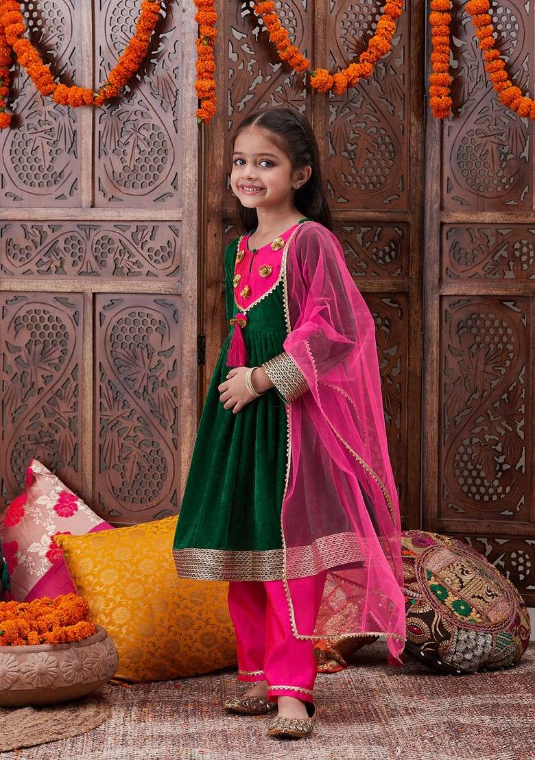 Green Kurta With Pants And Dupatta (Set of 3) - Indya