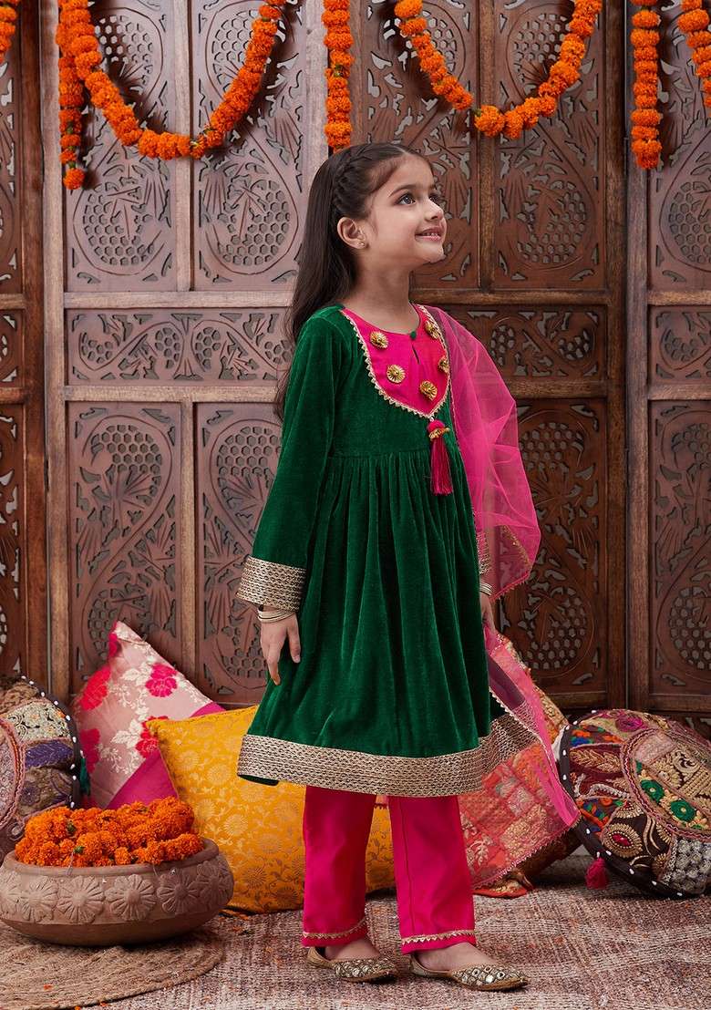 Green Kurta With Pants And Dupatta (Set of 3) - Indya