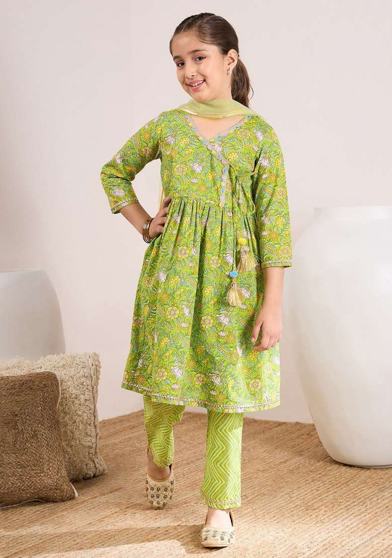 Green Printed Kurta With Pants And Dupatta (Set of 3) - Indya
