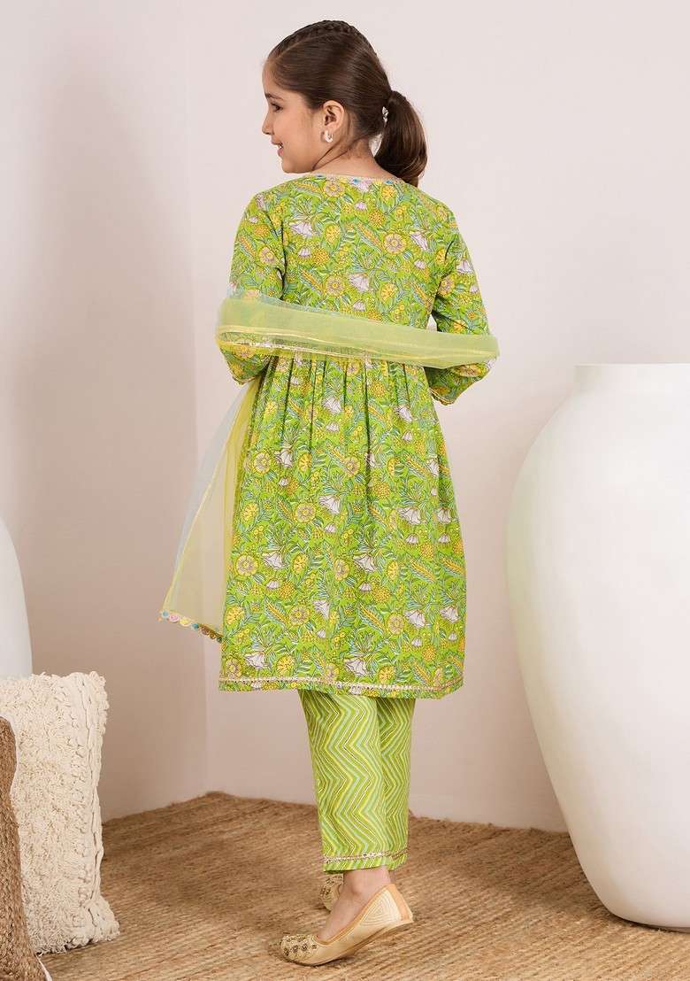 Green Printed Kurta With Pants And Dupatta (Set of 3) - Indya
