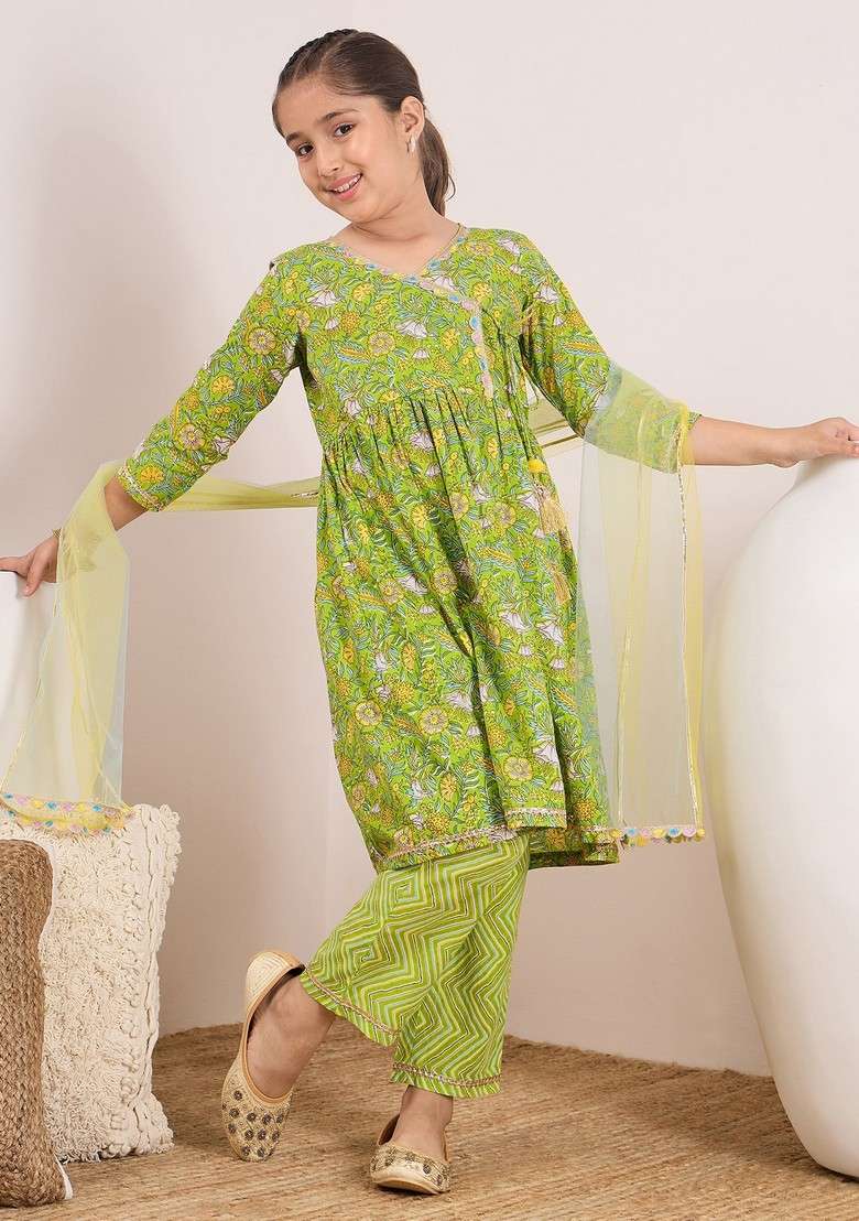 Green Printed Kurta With Pants And Dupatta (Set of 3) - Indya