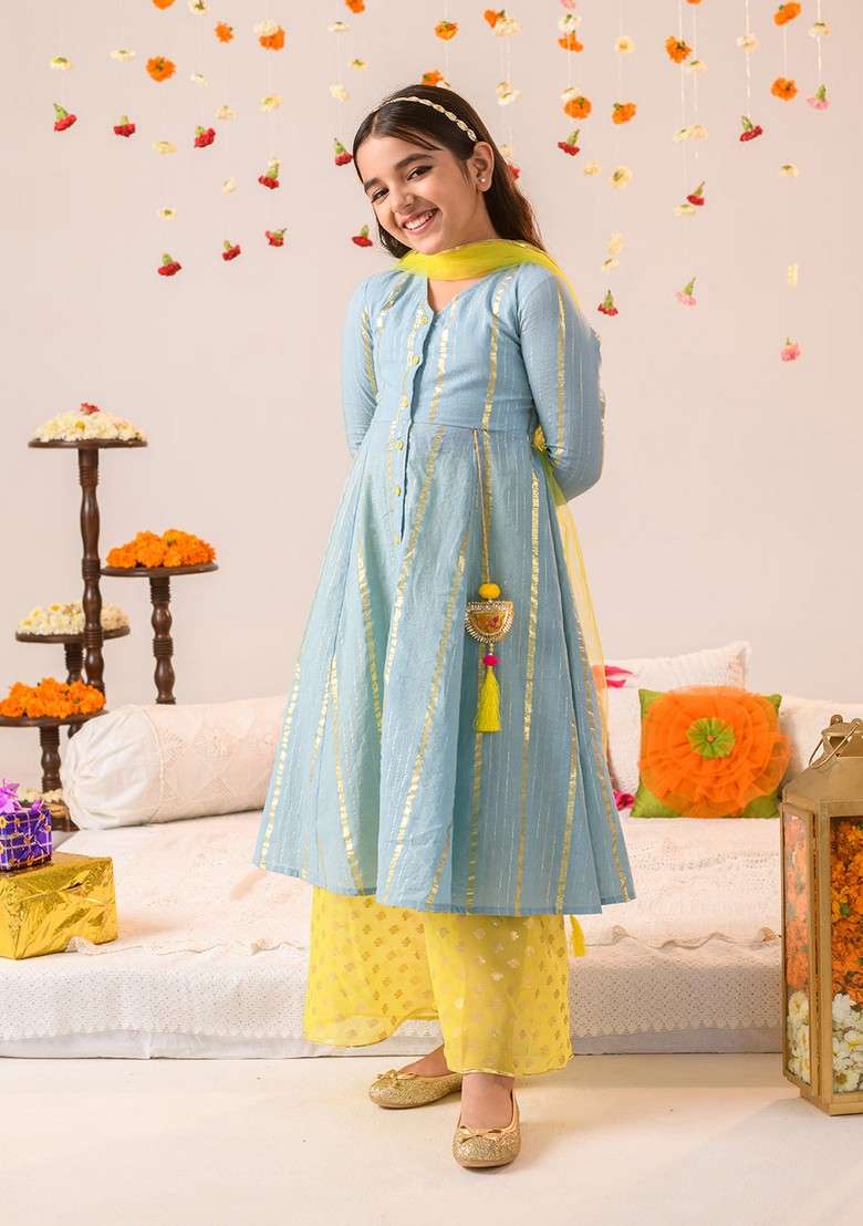 Grey Printed Kurta With Pants And Dupatta (Set of 3) - Indya