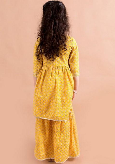 Yellow Printed Kurta With Pants (Set of 2)