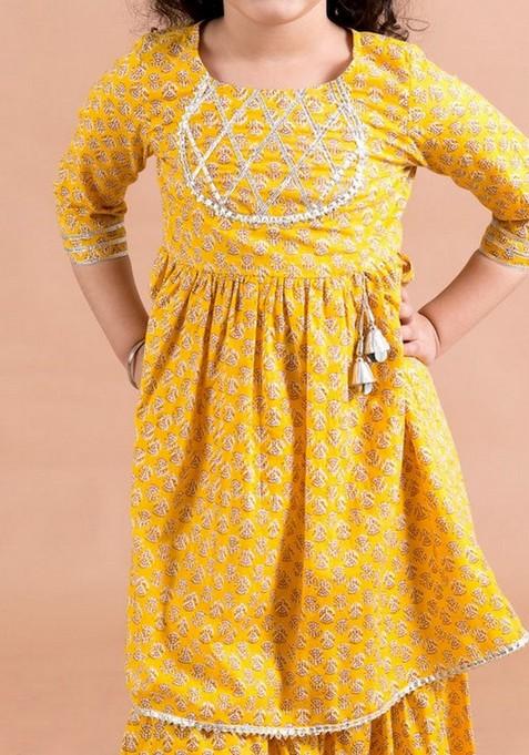 Yellow Printed Kurta With Pants (Set of 2)