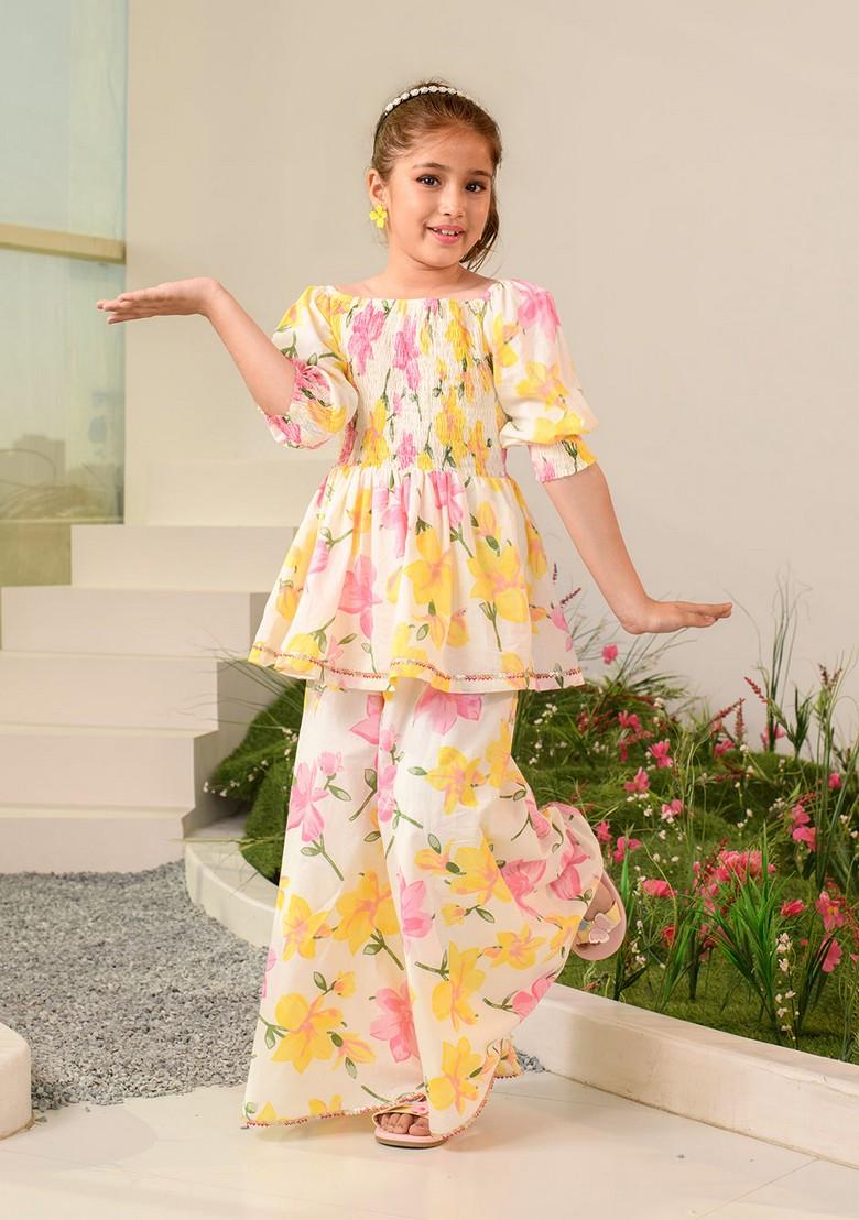 Off White Printed Kurta With Pants (Set of 2)