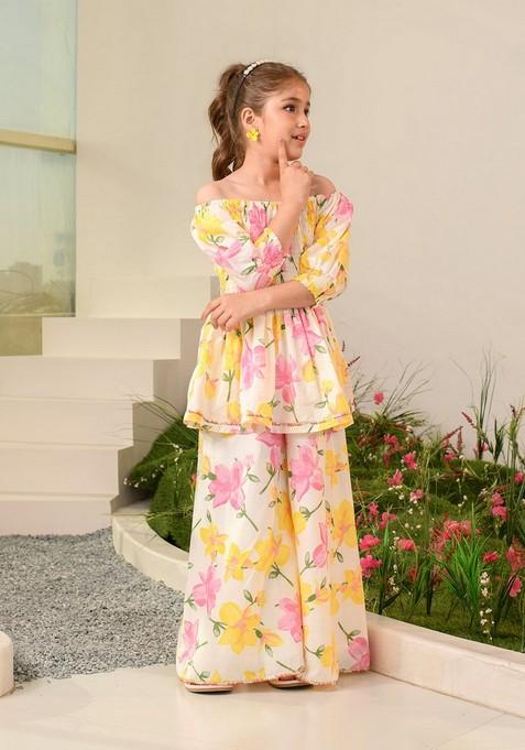 Off White Printed Kurta With Pants (Set of 2)