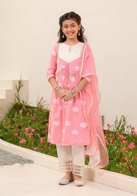 Peach Printed Kurta With Pants And Dupatta (Set of 3)