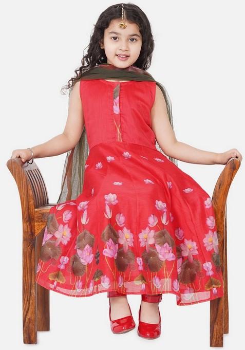 Red Printed Kurta With Pants And Dupatta (Set of 3)