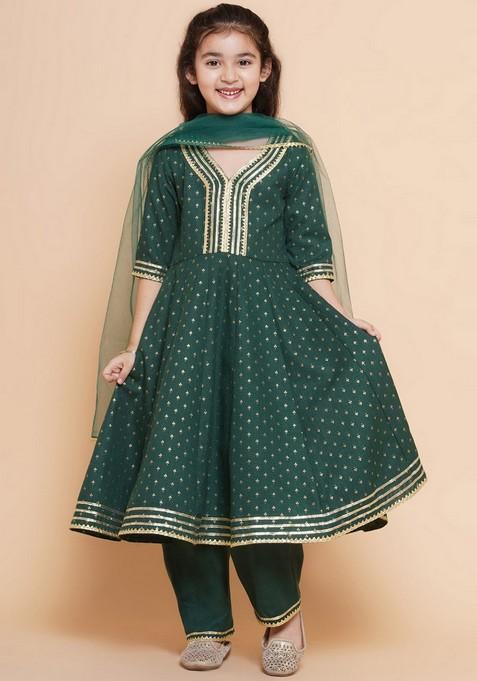 Green Printed Kurta With Pants And Dupatta (Set of 3)