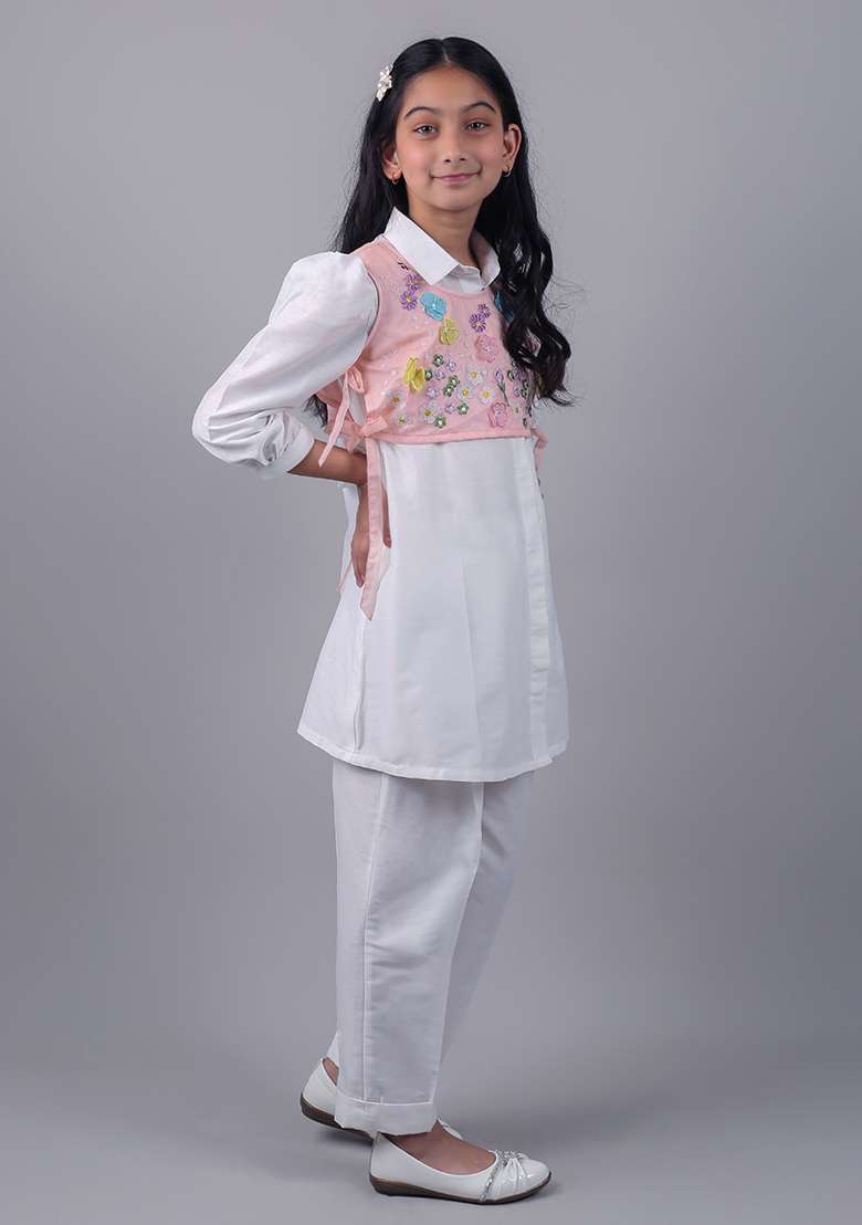Ivory Embroidery Cotton Kurta Set For Girls - Indya
