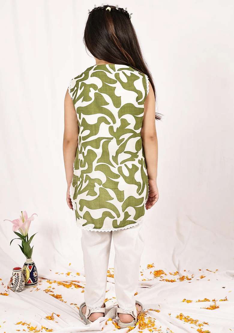 Green Abstract Cotton Blend Kurta Set For Girls - Indya