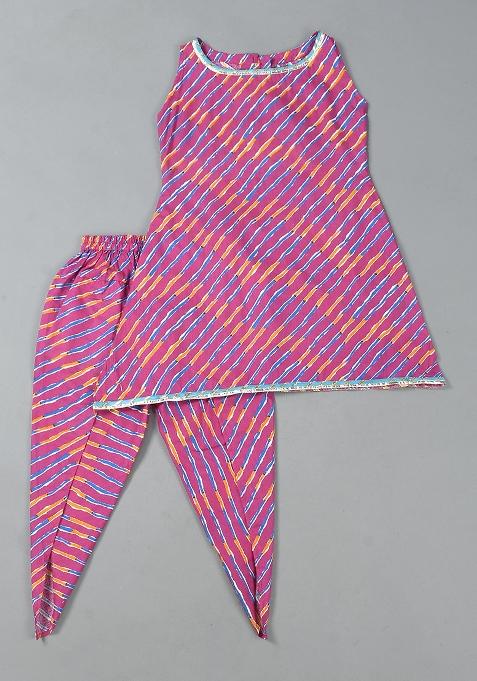 Girls Magenta Leheriya Kurta Dhoti Set — view on Indya