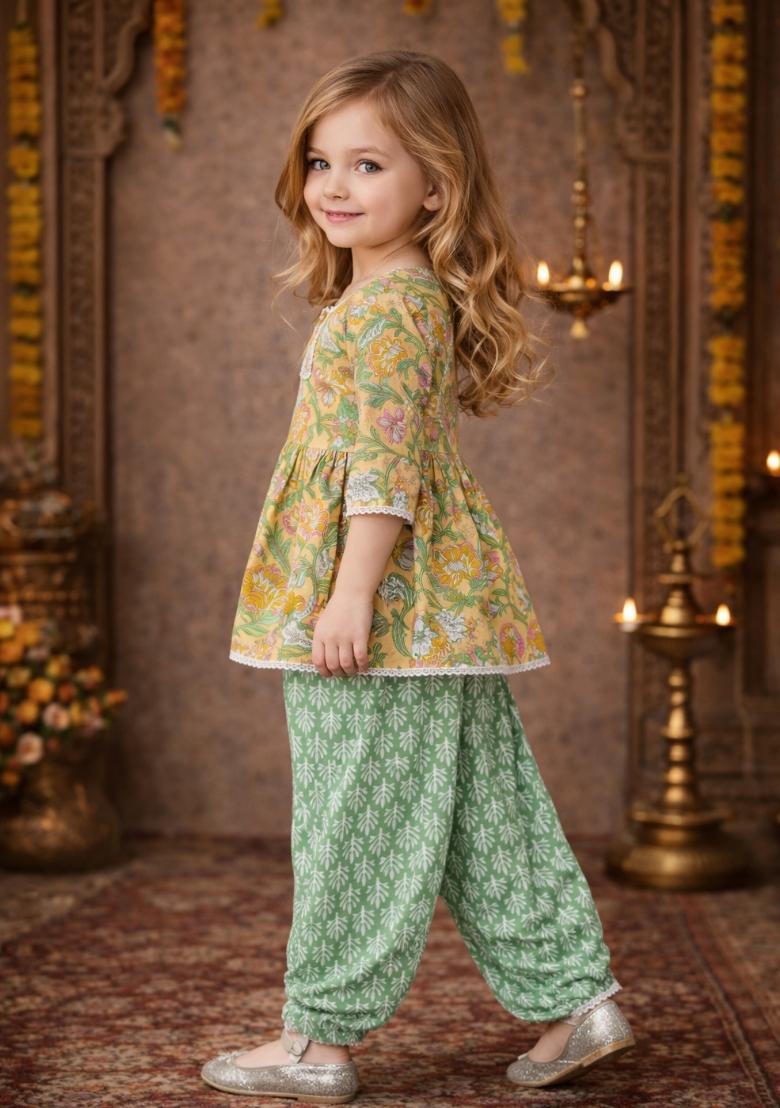 Green Printed Cotton Kurta Set For Girls - Indya