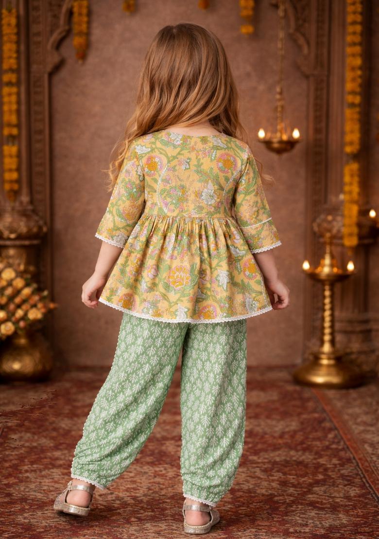 Green Printed Cotton Kurta Set For Girls - Indya