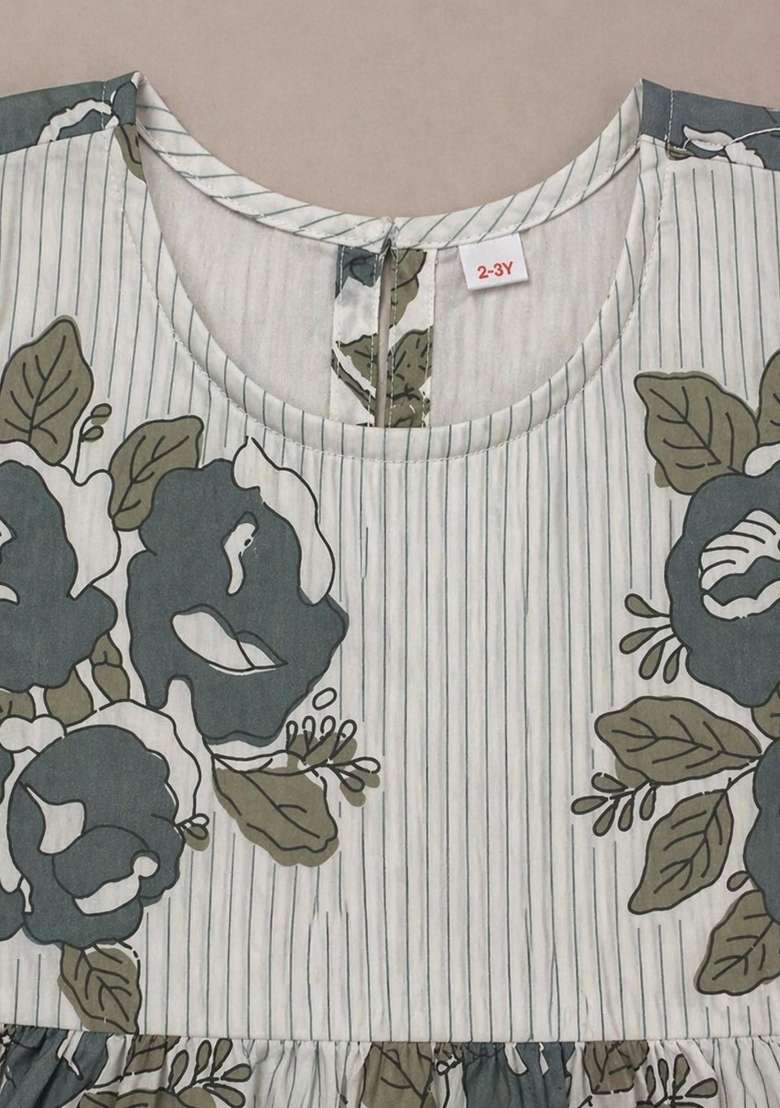 Grey Floral Printed Cambric Kurta Pyjama Set For Girls - Indya
