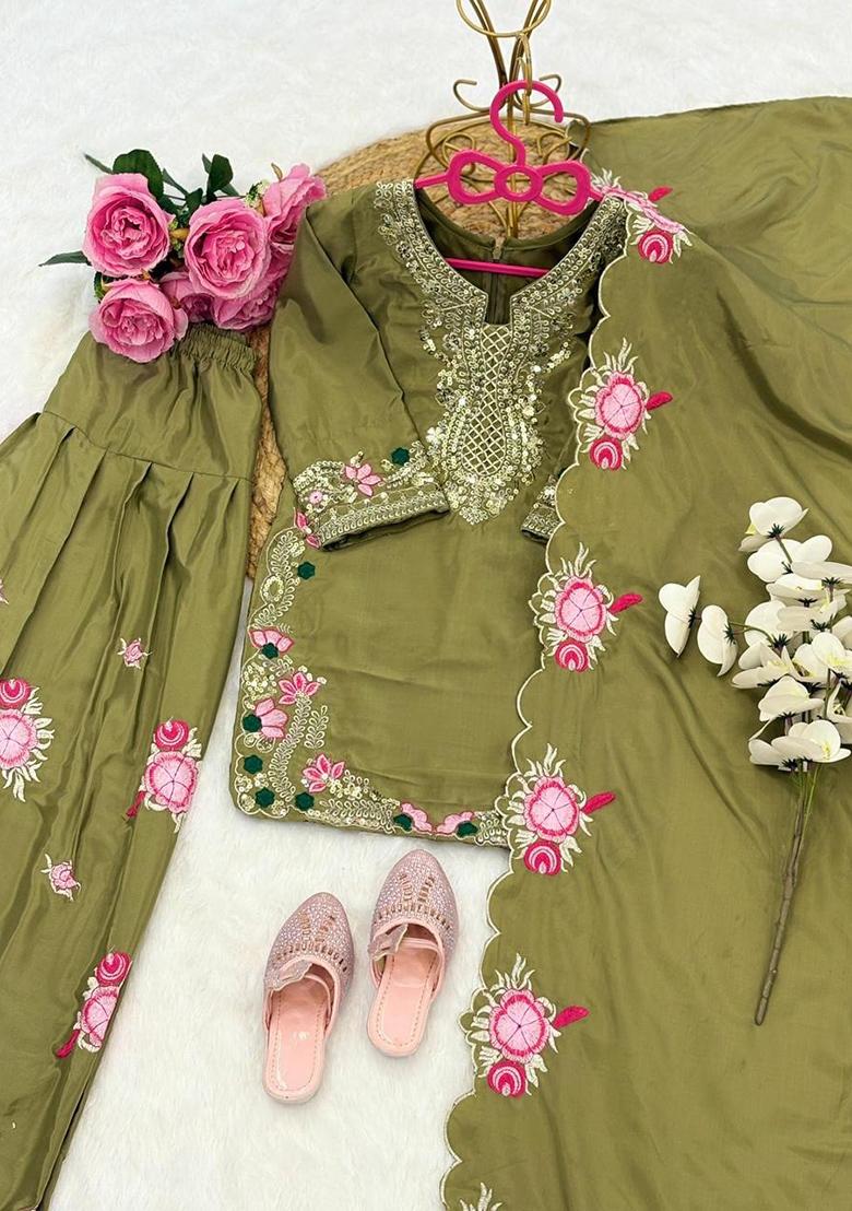 Green Embroidered Crepe Kurta Set For Girls - Indya