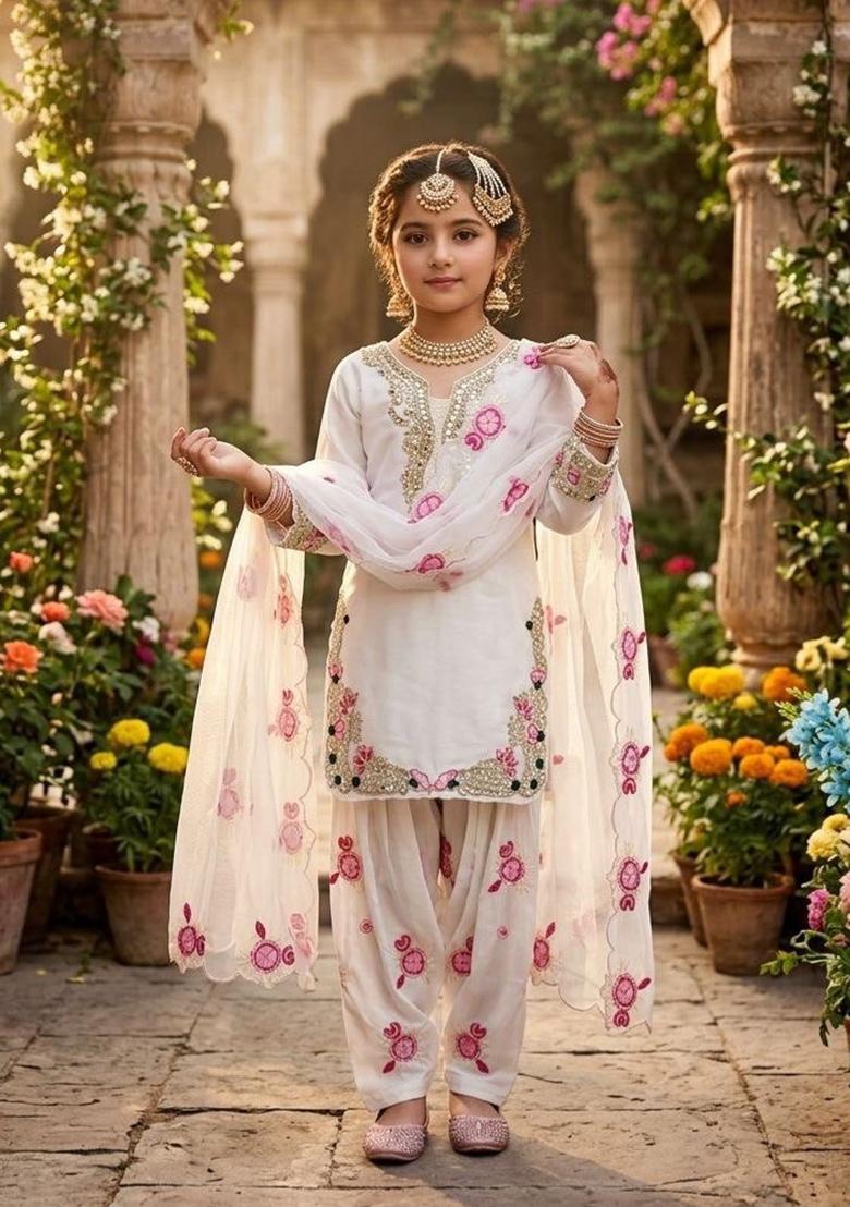 White Embroidered Crepe Kurta Set For Girls - Indya