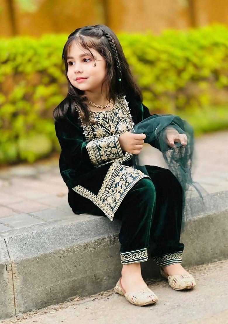 Green Sequin Work Viscose Kurta Set For Girls - Indya