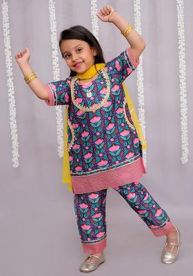 Dark Black Flower Print Kurta Set For Girls