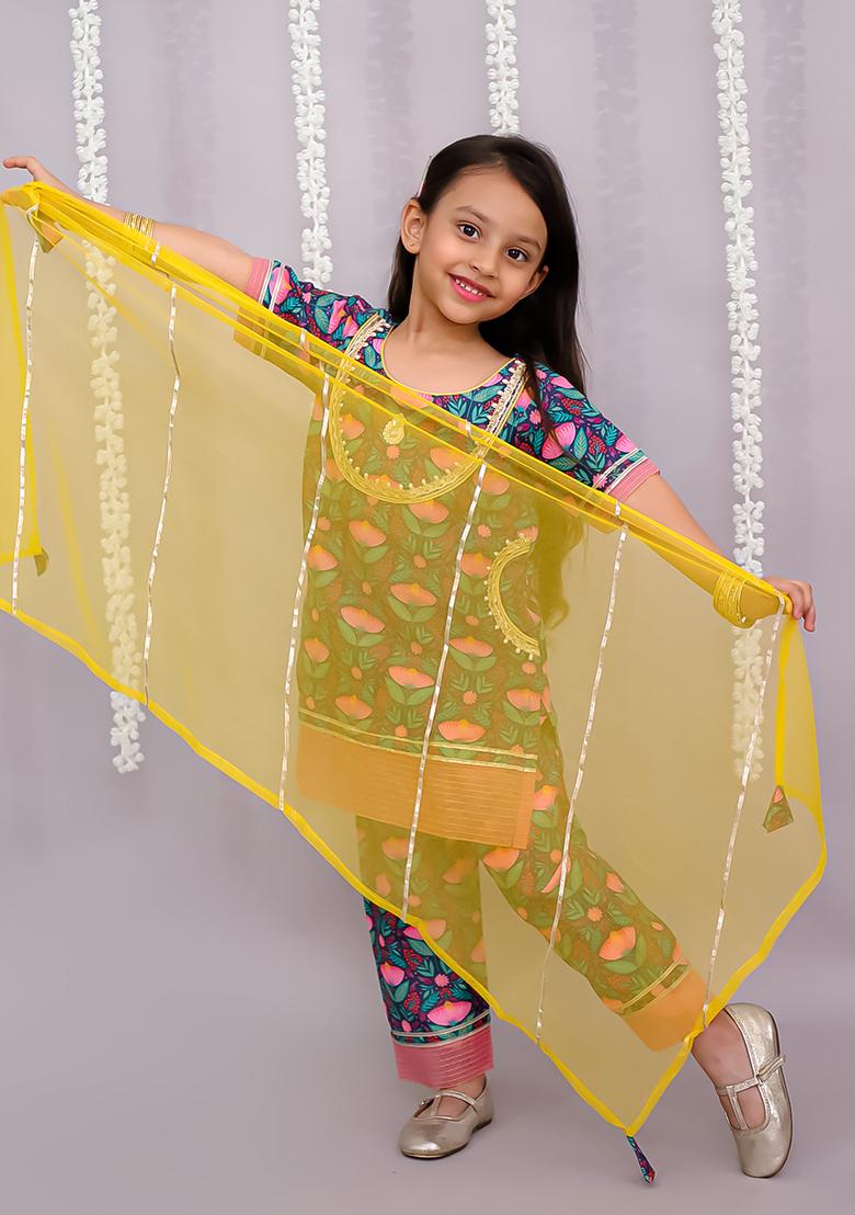 Dark Black Flower Print Kurta Set For Girls