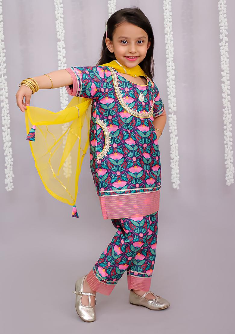 Dark Black Flower Print Kurta Set For Girls
