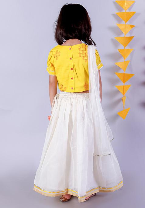 Yellow And White Embroidered Lehenga With Blouse And Dupatta (Set of 3)
