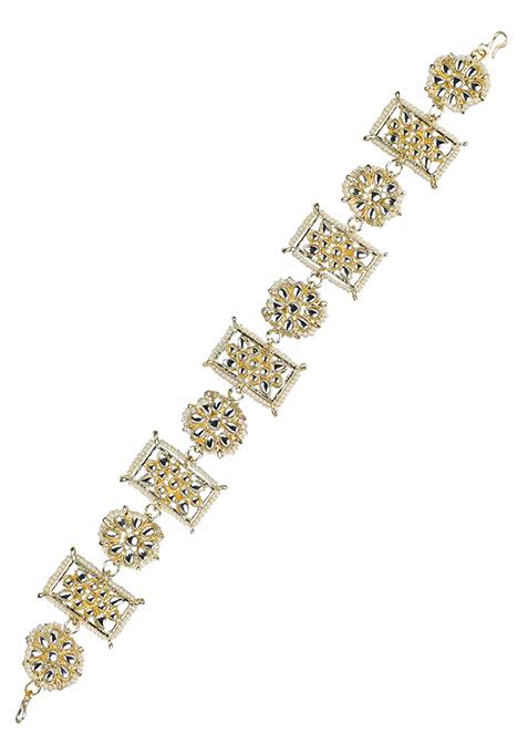 Gold plated Kundan Pearl Floral Mathapatti Sheeshphool