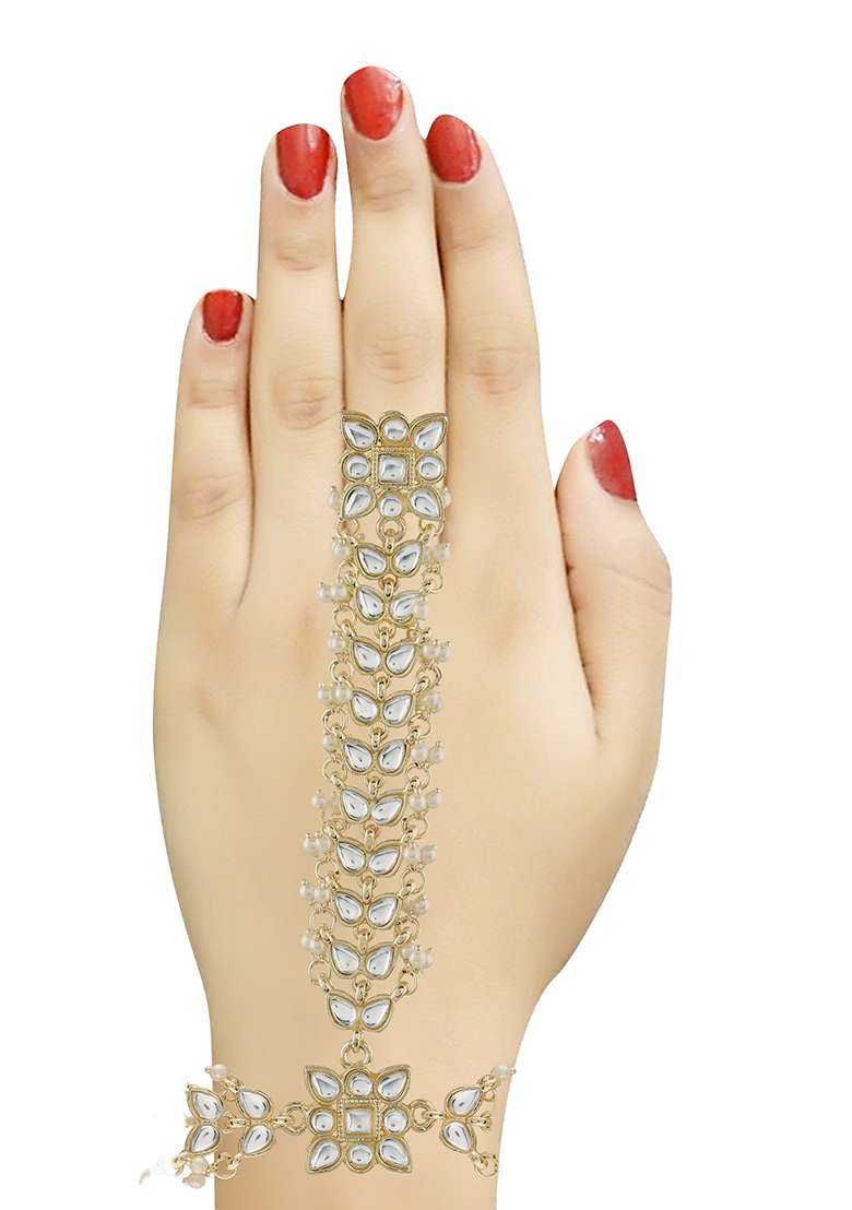 Traditional Gold Plated Embellish With Kundan And Pearl Adjustable Haath Phool - Indya