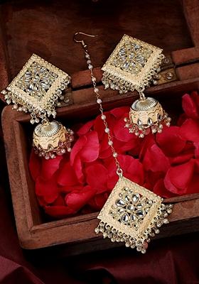 Peach Cubic Zirconia Maang Tikka With Earrings