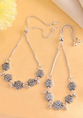 Silver Traditional Flower Shapped Designer Anklet (Set Of 2)