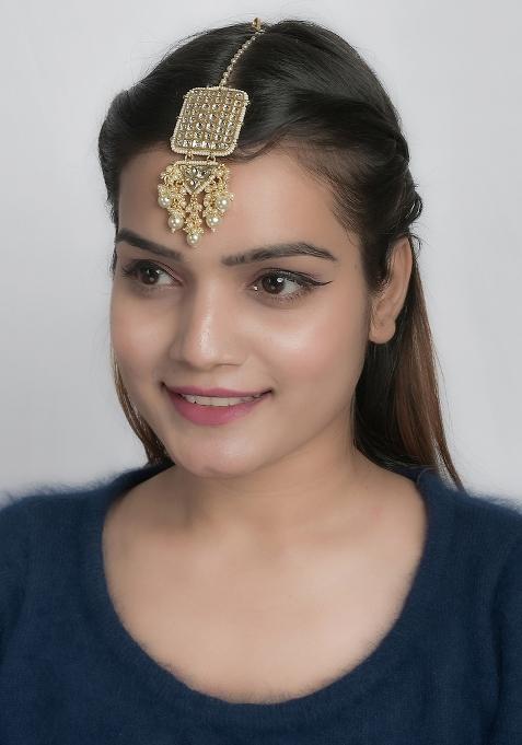 Golden White Kundan Embellished Maang Tikka